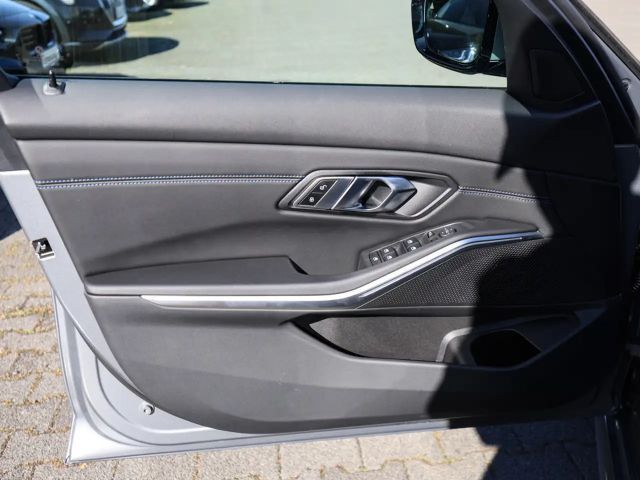 BMW 320 320d M-Sport Sedan xDrive