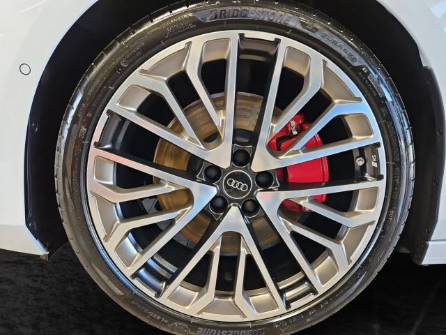 Audi A6 Avant Quattro S-Tronic