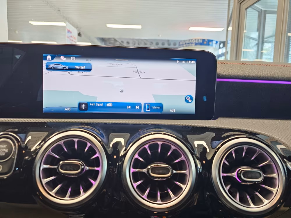 Mercedes-Benz CLA 200 AMG Line