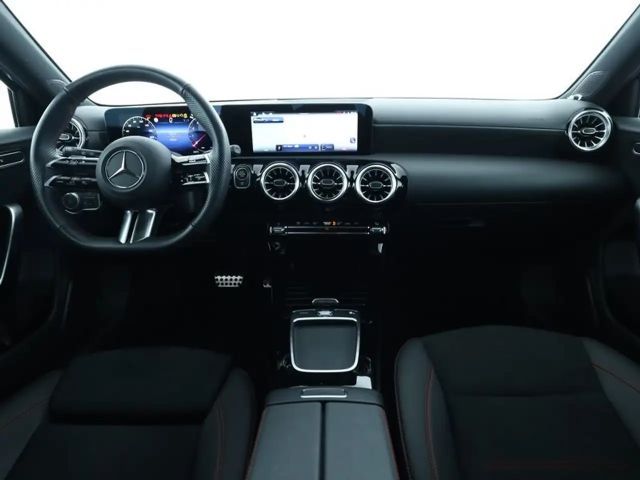 Mercedes-Benz A 200 AMG Line