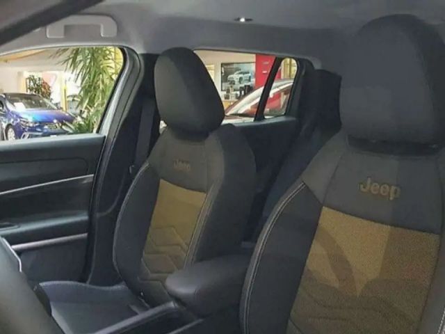 Jeep Avenger Full-Electric Summit