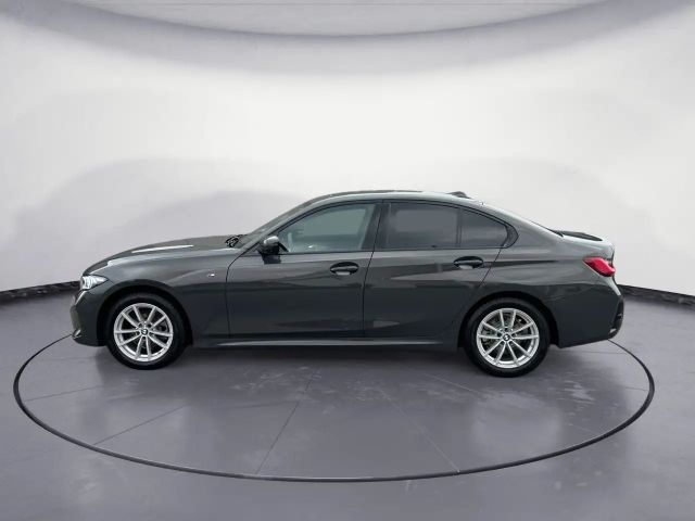 BMW 320 320i M-Sport Sedan