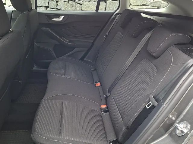 Ford Focus Titanium Wagon