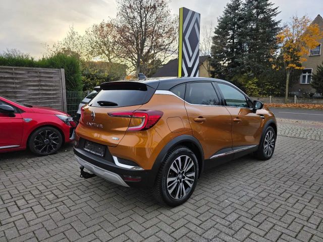 Renault Captur E-Tech Initiale Paris