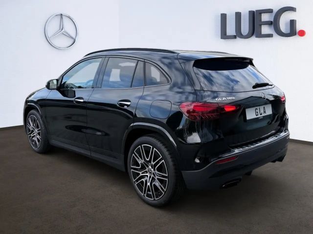 Mercedes-Benz GLA 180 AMG Line