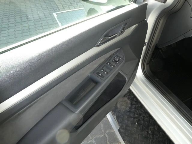 Volkswagen Golf Life Variant