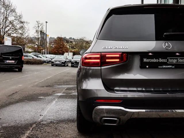Mercedes-Benz GLB 200 4MATIC GLB 200 d