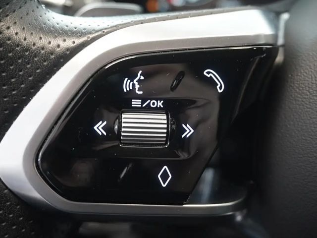 Jaguar E-Pace AWD P300e R-Dynamic SE