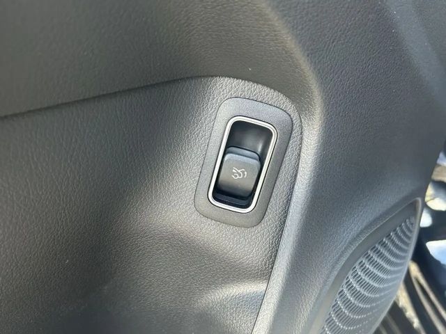 Mercedes-Benz CLA 180 CLA 180 d Sedan