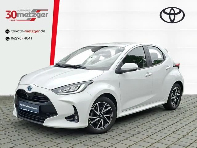 Toyota Yaris Hatchback Hybride Team D