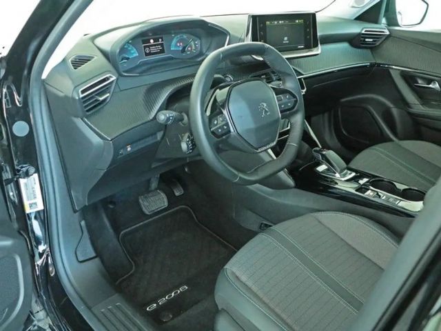 Peugeot E-2008 Allure Pack