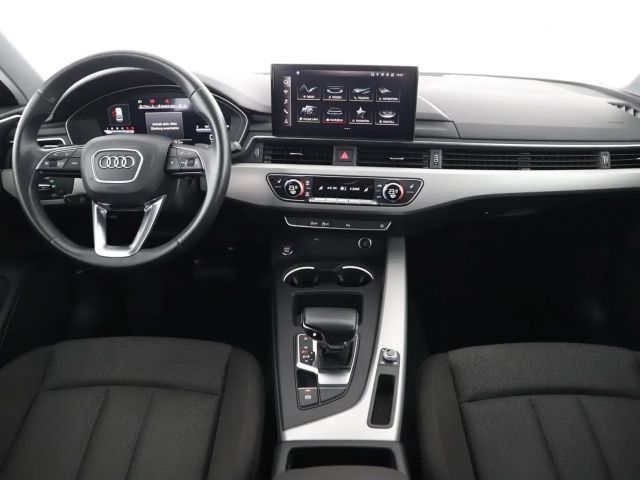 Audi A4 30 TDI Sedan
