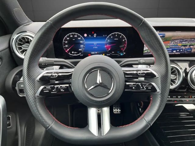 Mercedes-Benz A 250 4MATIC AMG Line