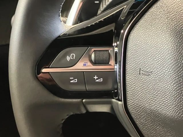 Peugeot 2008 1.2 145 S tyle LED+SHZ+KlimaA+PDC+Facelift