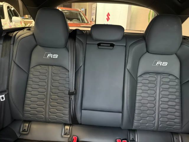 Audi RS6 Avant Performance Quattro