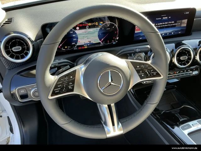 Mercedes-Benz A 200 A 200 d Progressive