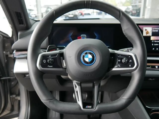 BMW i5 eDrive40