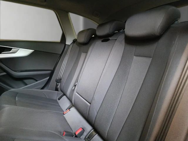 Audi A4 40 TDI Avant S-Tronic