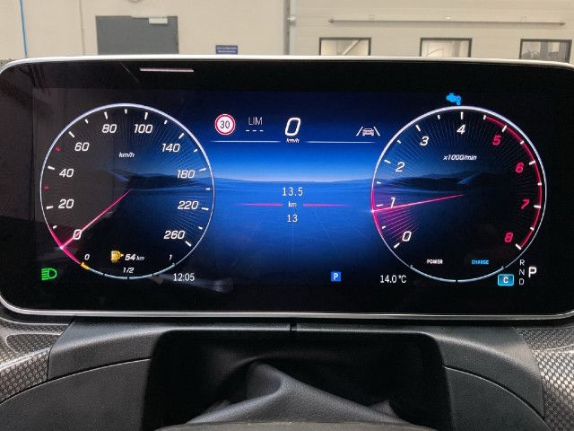 Mercedes-Benz C 200 AMG Line Sedan