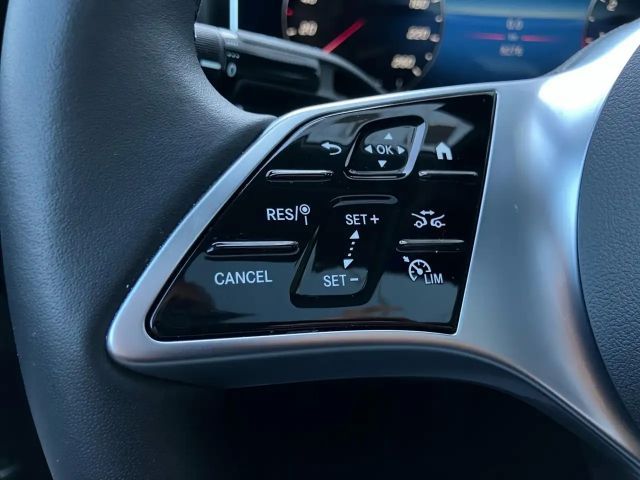 Mercedes-Benz C 180 AVANTGARDE Sedan