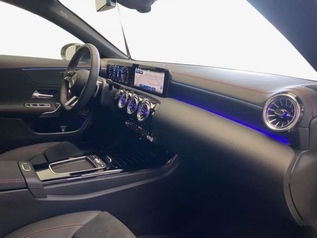 Mercedes-Benz CLA 180 CLA