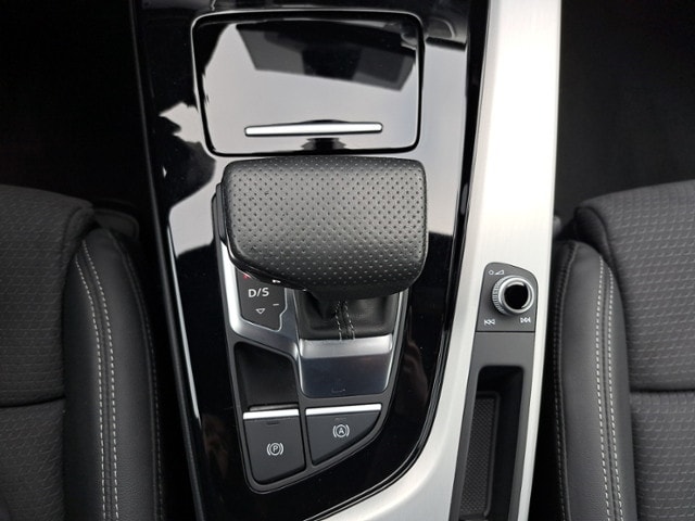 Audi A4 40 TDI Avant Quattro S-Line S-Tronic