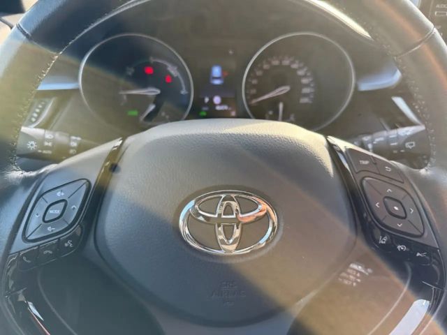 Toyota C-HR Hybride Team D