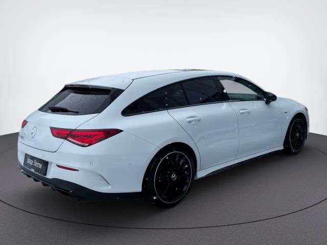 Mercedes-Benz CLA 200 AMG Line Shooting Brake