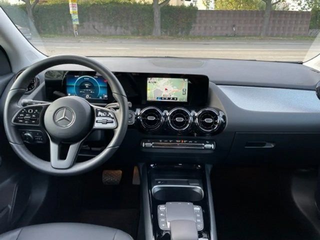 Mercedes-Benz GLA 180 *Rückfahrkamera*MBUX*PTS*Sitzheizung