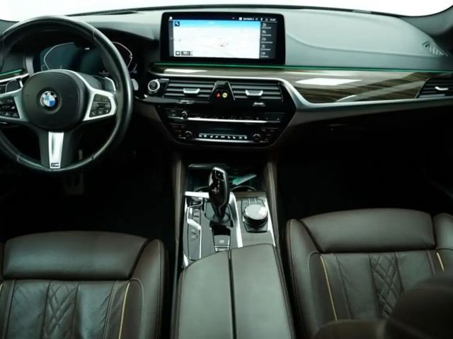 BMW 530 530d M-Sport Sedan xDrive