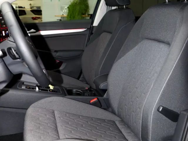 Volkswagen Golf 1.5 eTSI DSG