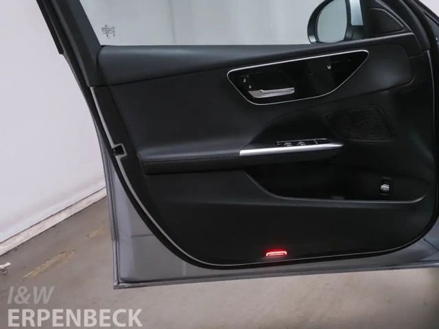 Mercedes-Benz C 200 Sedan