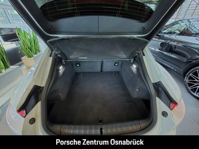 Porsche Taycan 4 Cross Turismo