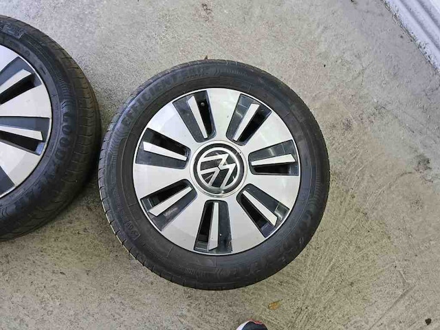 Volkswagen e-up! Plus Style