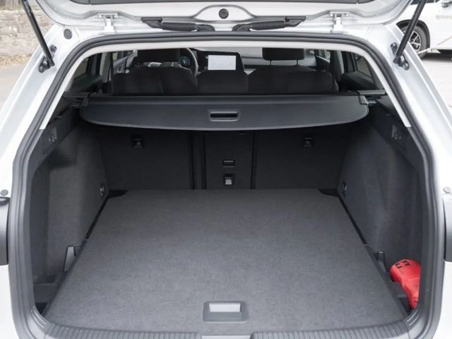 Volkswagen Golf DSG Golf VIII Style Variant