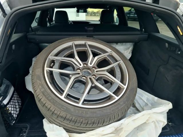 Mercedes-Benz E 300 4MATIC AMG Line E 300 d