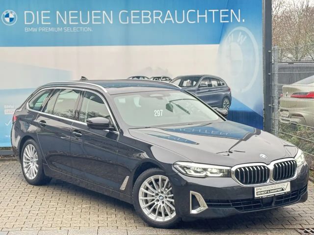 BMW 530 530i Luxury Line Touring xDrive