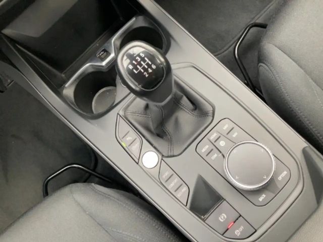 BMW 118 118i 5-deurs Sedan