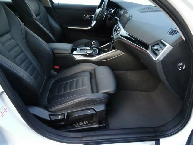 BMW 320 320d Sport Line Touring xDrive