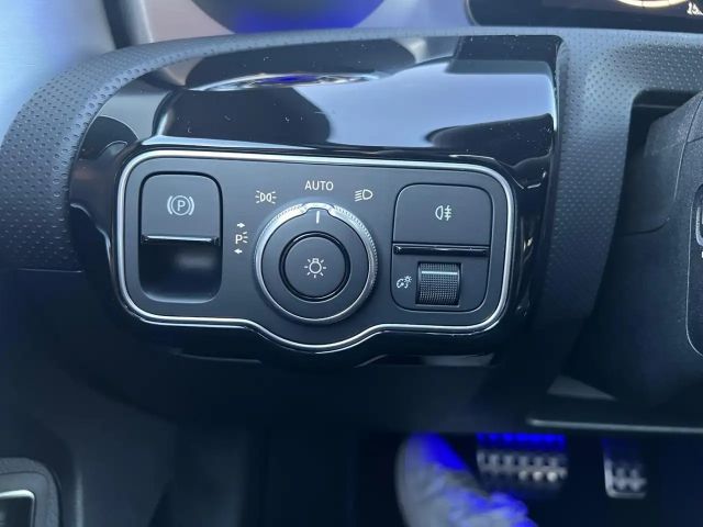 Mercedes-Benz CLA 180 AMG Line Coupé