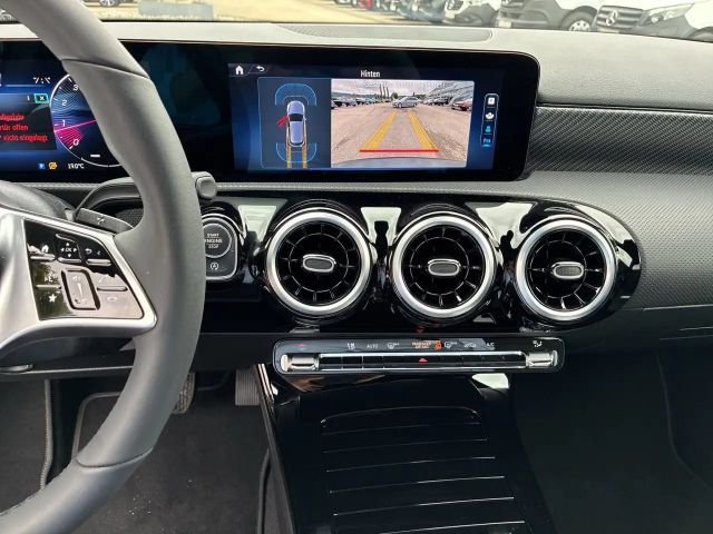 Mercedes-Benz A 180 Hatchback Progressive