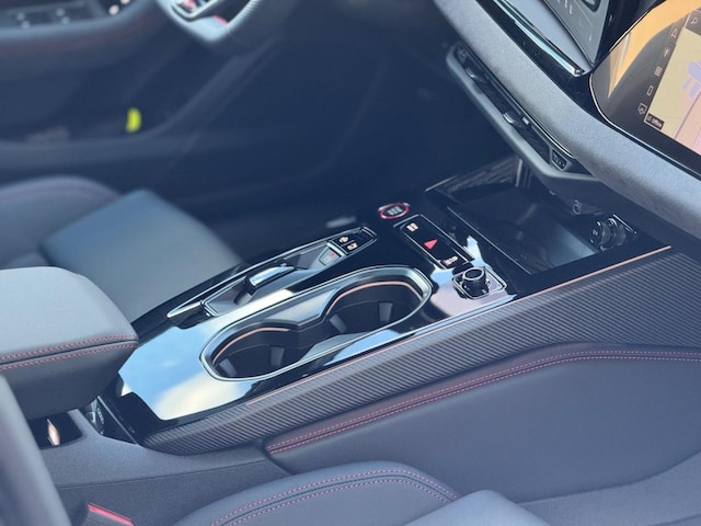 Audi A6 Avant Quattro S-Tronic