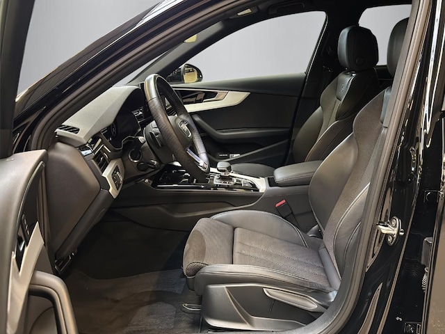 Audi A4 40 TFSI Avant Quattro S-Line S-Tronic