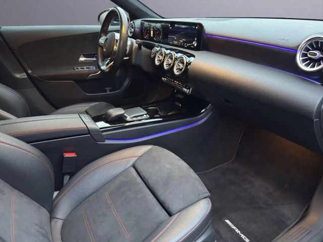 Mercedes-Benz A 220 4MATIC AMG Line