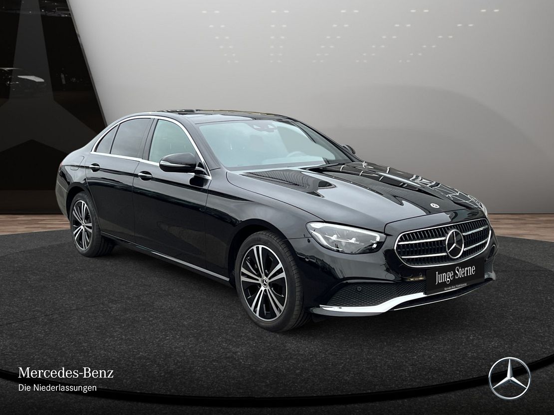 Mercedes-Benz E 200 4MATIC Sedan