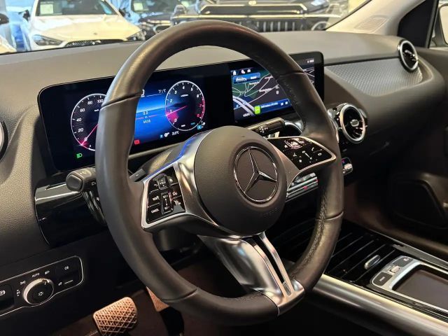 Mercedes-Benz B 180 Progressive Sedan