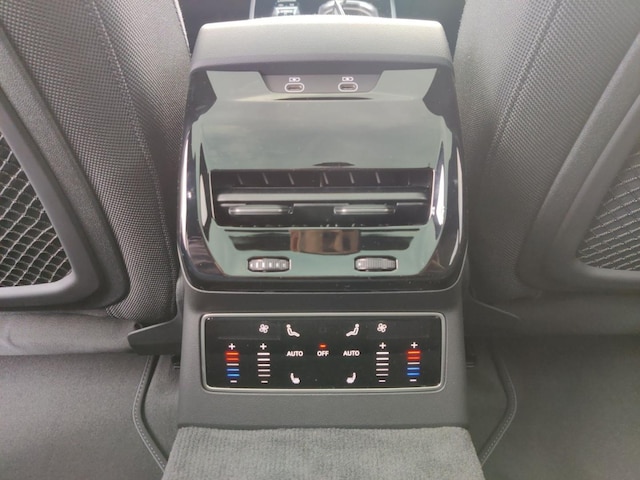 Audi A6 Avant Quattro S-Tronic