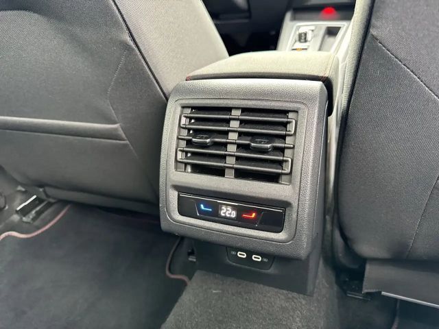 Volkswagen Golf Business DSG GTI