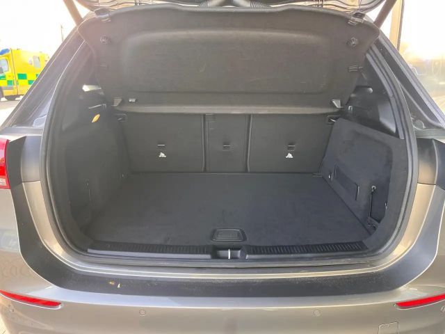 Mercedes-Benz B 180 AMG Line