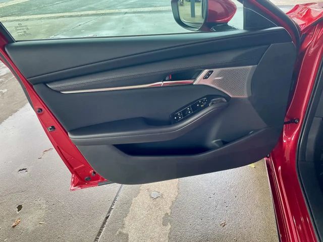 Mazda 3 2.5L Exclusive-line